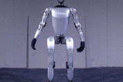 華麗にジャンプする人型ロボット「Unitree G1」たためる体と抑えた価格で存在感…中国のロボット企業が開発！