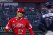 【動画あり】大谷翔平 「ごめんね、打ち取っちゃって」 米ファン「なぜソーリーと言ったの？」「オオタニってばステキ」「最高にクール」