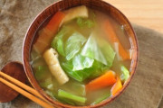 味噌汁にキャベツ←これ