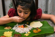 インド人「左手は不浄の手なので、右手だけで食事する」←どうやってナンちぎるんや？？？？