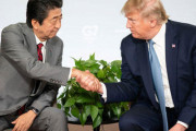 記者「狙撃の瞬間なぜ振り向いたのですか？」トランプ「…日本の古き友の声がした」