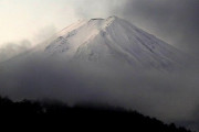 「登山は危険」ワイ「でも、ニコ生主が軽装で富士山を軽々と登ってましたよね」