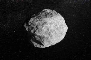 新発見の小惑星、32年に地球衝突のわずかな可能性　今後の観測で判断