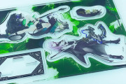 【画像】アニメグッズのアクリルスタンドって高いのに何でみんな買うの？