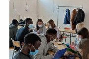先進国フランスに避難したウクライナ少女たち、学校でとっても楽しそう　クラスメイトもみんな親切