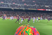 ◆動画◆バルサ戦久保建英のクロス、カンプ・ノウ最前列ゴールライン付近からの映像が面白いと話題に！