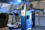 紫外線で航空機内を除染する洗浄機「ジャームファルコン」…新型コロナで既存技術に脚光！