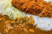 【画像】カツカレーのルゥのかけ方、どれが正解なのか