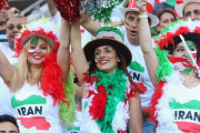 ついに解禁！ イランで女性のサッカー観戦が許可される　男装してスタジアムに入ろうとしたところ逮捕され...