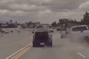 【動画】アメリカの交通事故　レベルが違いすぎる