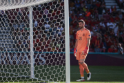 スペインが“衝撃”オウンゴール…バックパスをＧＫがトラップミス、そのままゴールへ…欧州選手権