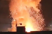 【動画】中国、やってきました、恒例の工場の爆発！爆発音と共に巨大な火柱が…！