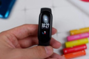 XiaomiのスマートウォッチMi bandとかいうの使ってる奴おるか？