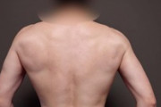 筋トレ2ヶ月のわしの背中（※画像あり）