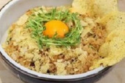 【画像】ワイの彼女が作るポテチ入りチャーハン美味すぎて草