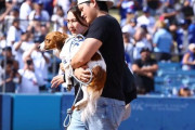 大谷翔平の愛犬デコピンをドジャースのマスコットに！ロバーツ監督が主張　ベッツは着ぐるみ製作を提案
