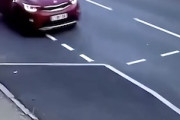 【動画】これはひどい。通る車がみんなパンクする魔の道路。