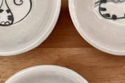 海外「私もこれ持ってます！猫＋日本は最高の組み合わせですよ」独特なデザインの猫をモチーフにした食器（海外の反応）