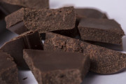 【たべもの】ダークチョコを毎日食べると認知機能が向上、島根大学医学部研究