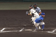 DeNA・嶺井、バットを振り回して梅野の送球を妨害