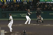 【日本シリーズ第4戦】阪神・高橋遥人にアクシデント　ライナーが左腕付近に直撃し負傷交代…