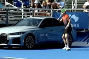 【動画】テニスのデルレイビーチ・オープンでBMWが邪魔すぎて笑うｗｗｗ