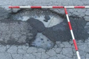 【長野】県管理道路に穴増加…車破損
