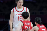 【画像】女子バスケ中国代表に身長220cm超えの選手現る
