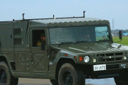 自衛隊員の移動に活躍！ トヨタのメガクルーザー・ベースの「高機動車」は市販モデルとどう違う？