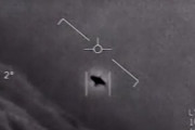 米海軍が空中を高速飛行する未確認飛行物体(UFO)の映像について「本物」と確認…「未確認航空現象(UAP)」と形容！