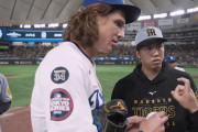 ド軍投手が阪神・才木にカーブの握りを教える様子に全米騒然！←「勧誘活動だ！」（海外の反応）