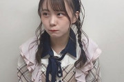 【朗報】アイドルさん、配信中パンツが見える放送事故ｗｗｗｗ