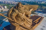 29億円で建設した超巨大な「関羽像」、違法建築認定で移転へ…移転費用26億円！