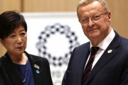 IOC「百合子、札幌でやるのはマラソンだけと思ったか？トライアスロンやその他競技もだ。」百合子 「」