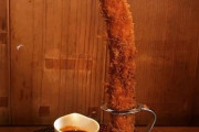 【衝撃】高さ30センチ！神戸の洋食店が考案した「そびえ立つエビフライ」がすごい！！！