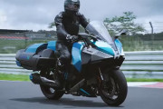 カワサキ、水素エンジンバイクを公開走行を実施！ 量産メーカーでは“世界初！”