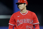 【規格外】大谷翔平、肘を負傷している右手一本で電光掲示板を破壊→直後に二塁打その後三塁打