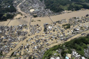 外国人「熊本と鹿児島で大雨被害…全員が無事であることを願う」