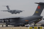 中国軍の最新鋭大型輸送機Y-20が相次いで武漢国際空港に到着…戦争以外の軍事作戦に初参加！