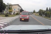 【動画】寝ながら運転の軽自動車に正面から突っ込まれるドラレコがひどすぎる(@_@;)