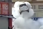 【動画】中国のEV車、想像を超える爆発事故を起こしてしまうｗｗｗｗ