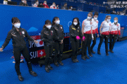 【動画有り】日本のカーリング女子、海外でアイドル扱いされてしまうｗｗｗｗｗｗｗｗｗ