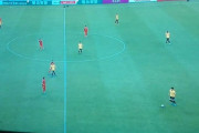 【動画】プロの試合で連続ファウルスローって初めて見たわｗｗｗ