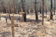 ウクライナで見つかった新たな集団墓地…