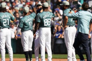 NPBのスター年俸5億、MLBのスター年俸100億←これおかしくね？