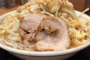【SS】彡(^)(^)「油マシマシこってりラーメンアチアチで！」