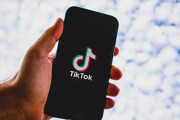 【悲報】TikTokで裸を撮影しフィルタで不可視化が流行る→それを解除するフィルタ爆誕！→マルウェアでした