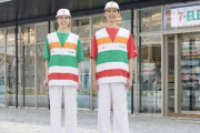 【画像】大阪万博、ファッションデザイナー監修のセブンイレブン制服を発表