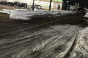 【悲報】新潟県警・新潟県庁「道路に雪撒くのはやめて！」元新潟県知事「こっちのが溶けていいんだよ！」