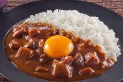 「カレーに生卵」「牛丼に生卵」「納豆ご飯に生卵」←一番おかしいやつ
